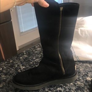 Black uggs